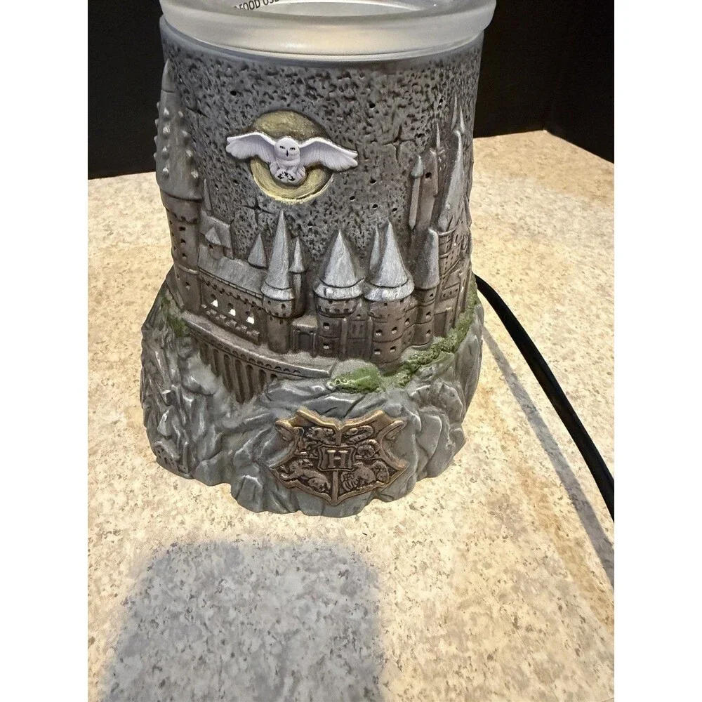 Scentsy Harry Potter Hogwarts Wax Warmer Wizarding World Tested Works w/ Box